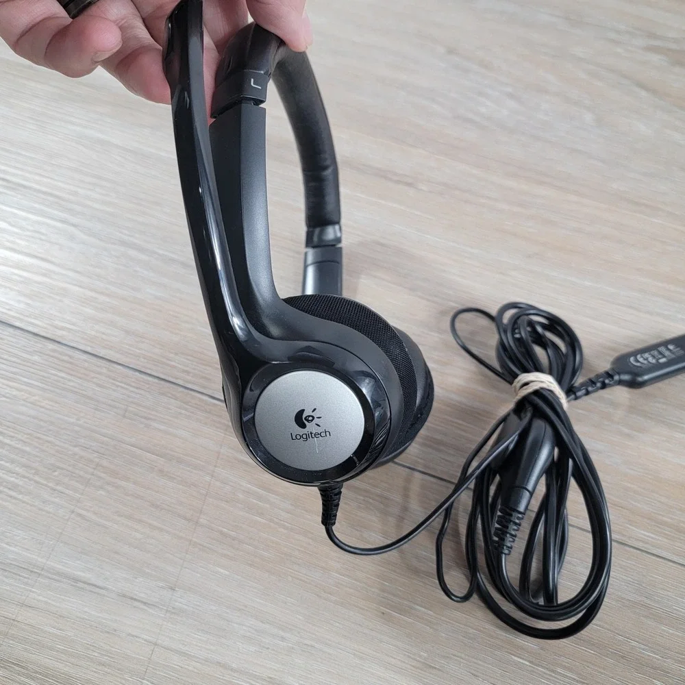 Logitech USB Headset H390 Noise Cancelling Microphone Headphones Black